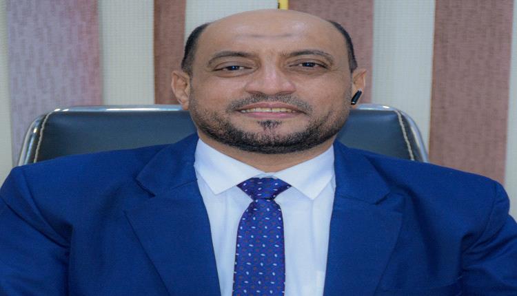 عقب صدور القرار الوزاري بالاعتماد.. كلية العلوم الاجتماعية والإنسانية تشيد بدعم الوزارة ورئاسة
 جامعة عدن
